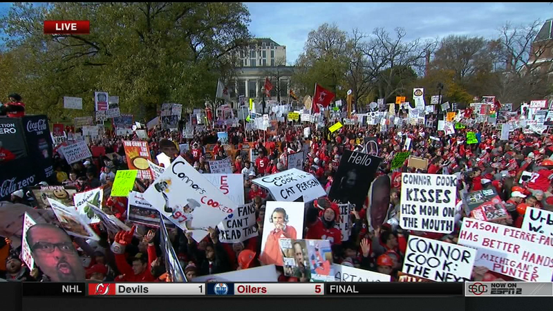Illustration for article titled Deez Nuts: Your Ohio State College GameDay Sign Roundup